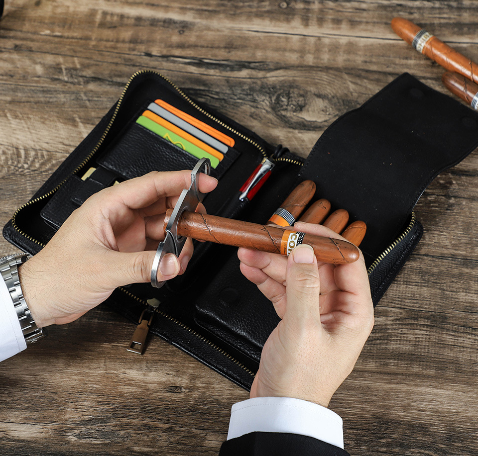 Broker cigar clutch case