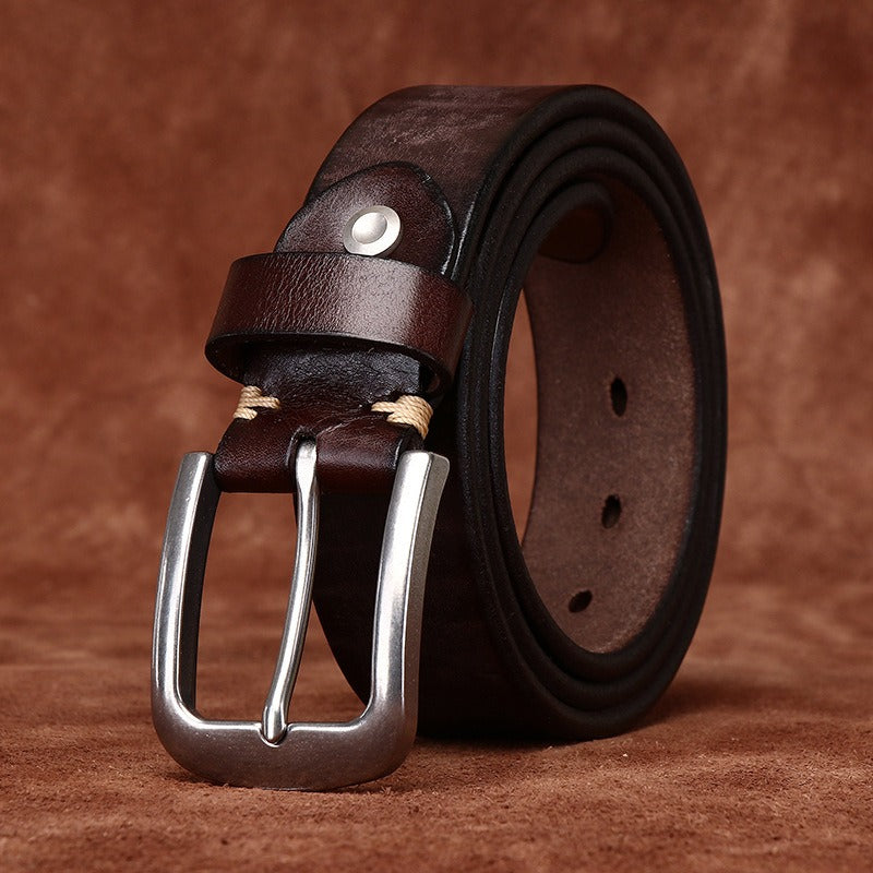 Dark brown men's belt, buckle detail