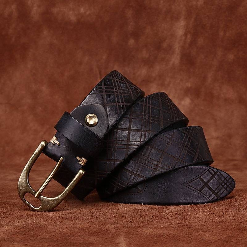 Black men's belt, buckle detail