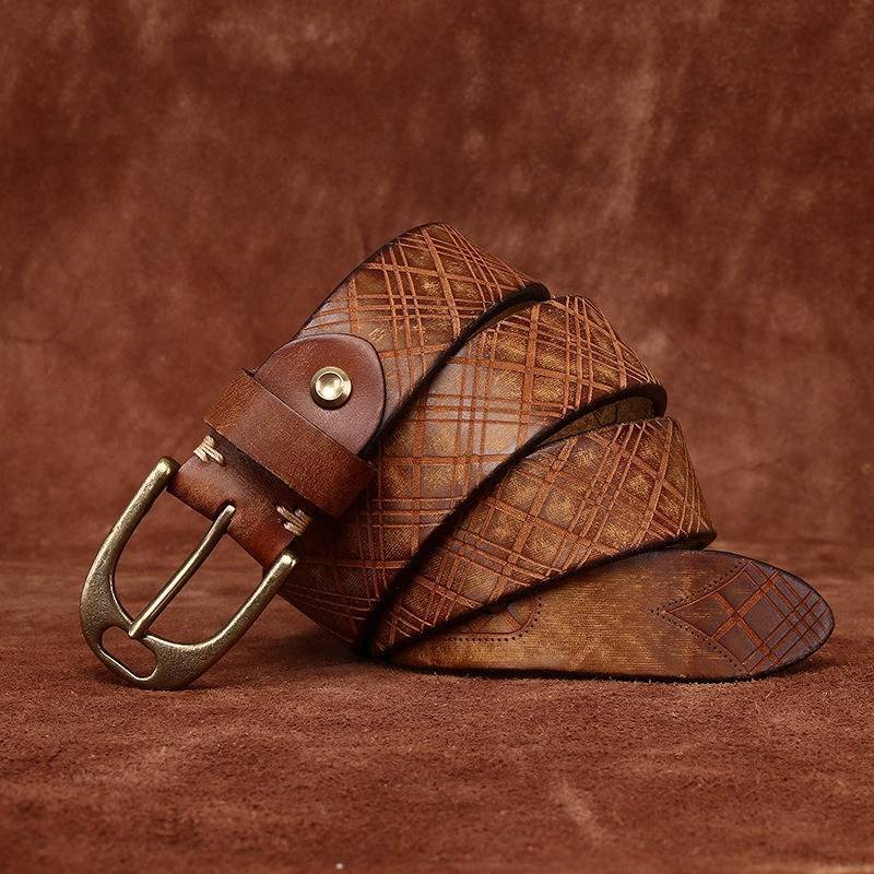 Brown men's belt, buckle detail