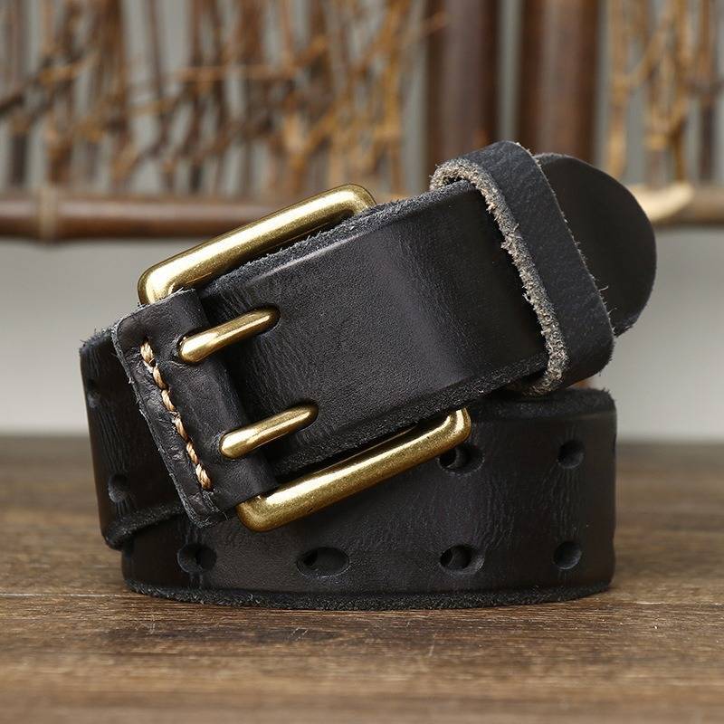 Black men's belt, buckle detail
