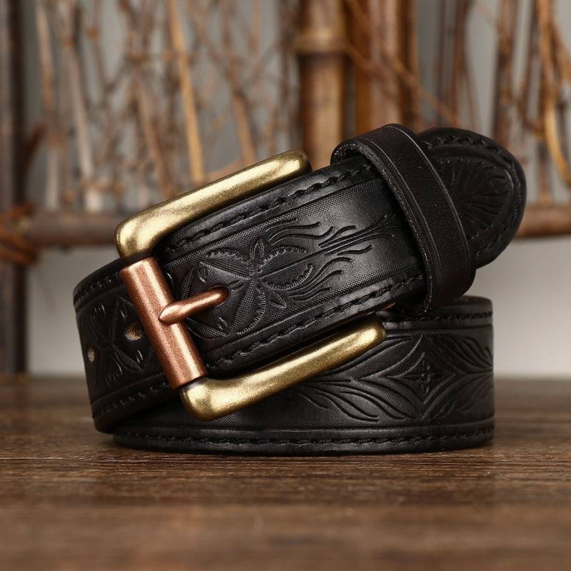Black men's belt, buckle detail