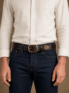 Dark brown men's belt, buckle detail