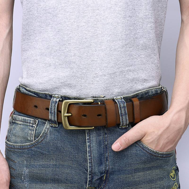 Brown men's belt, buckle detail