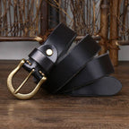 Black men's belt, buckle detail
