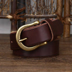 Dark brown men's belt, buckle detail