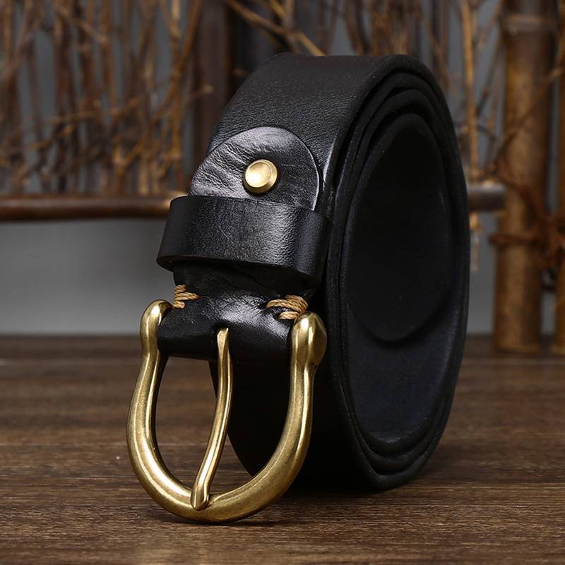 Black men's belt, buckle detail