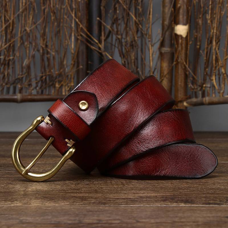 Red men's pleated finish belt