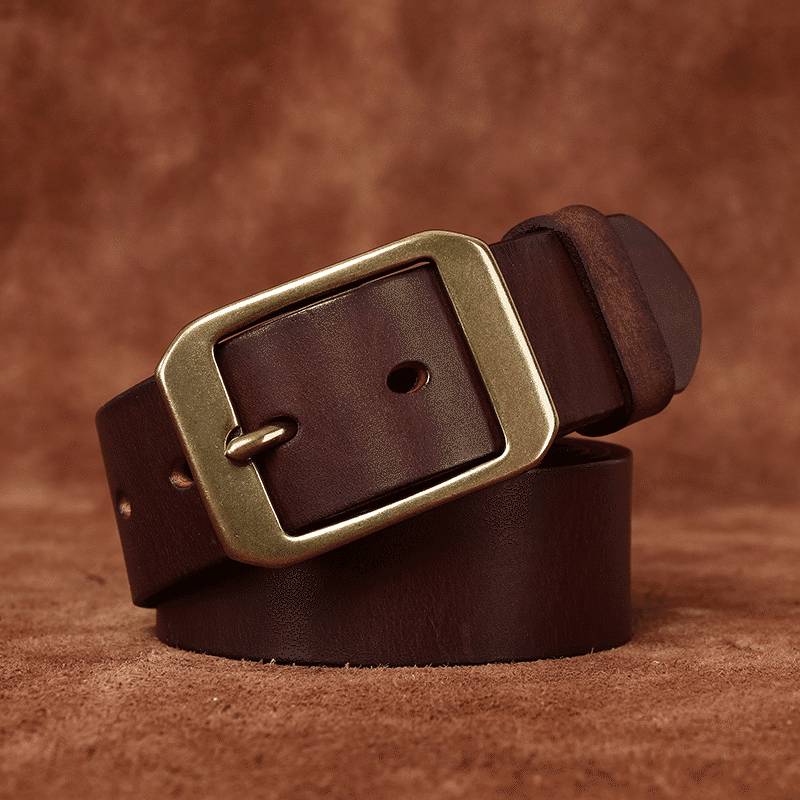 Dark brown men's belt, buckle detail