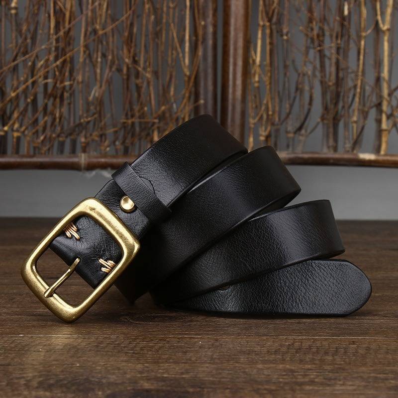 Black men's belt, buckle detail