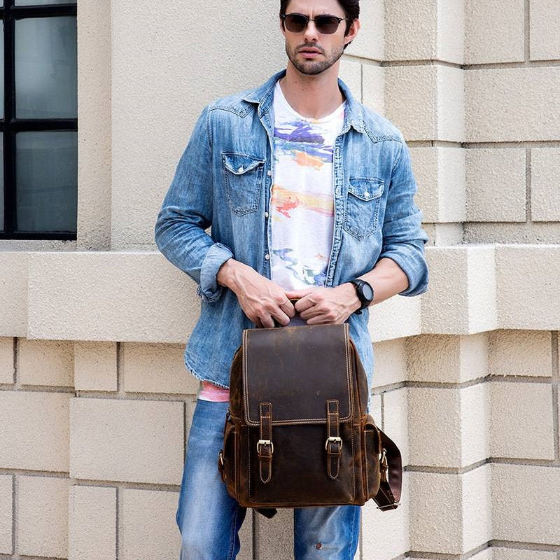 Dark brown men's daypack, hardware detail