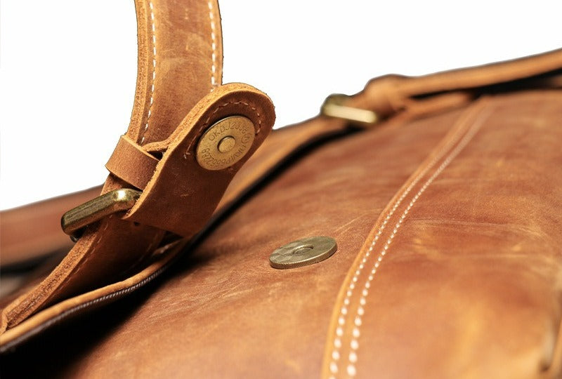 Brown men's messenger bag, interior view
