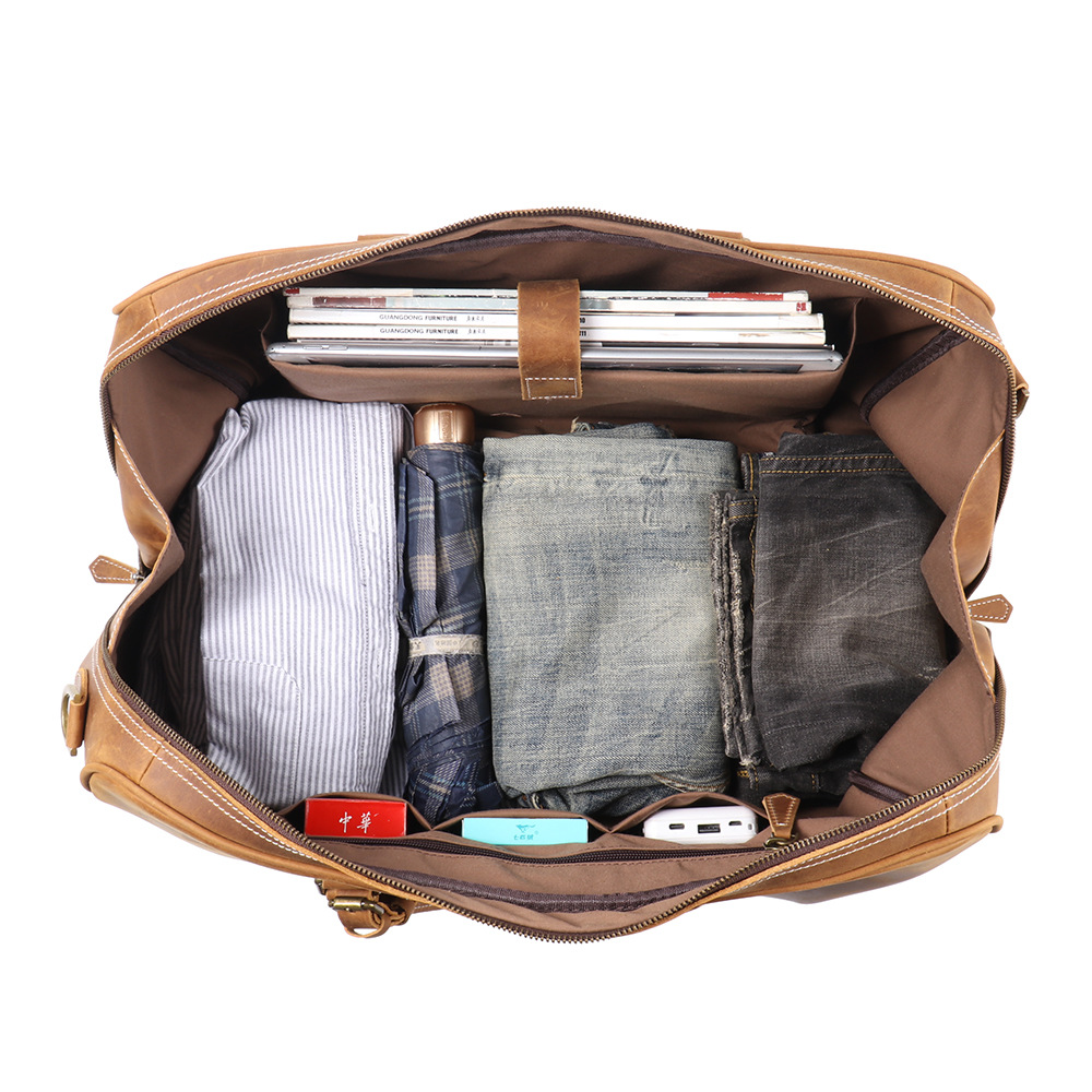 Brown men's weekend bag, hardware detail