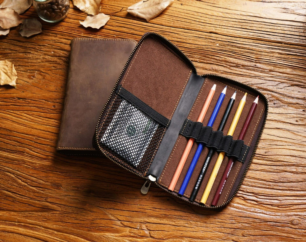 Full-grain leather pencil case with 5 pen loops