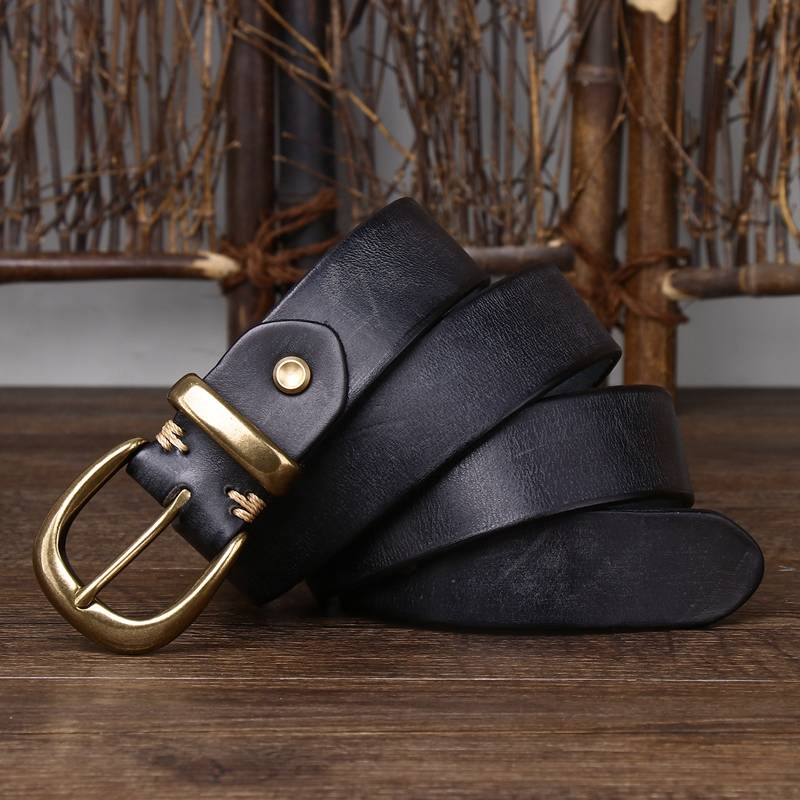 Black men's leather belt coiled, brass buckle