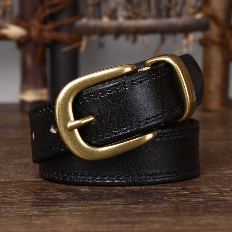 Black women's double stitch leather belt detail