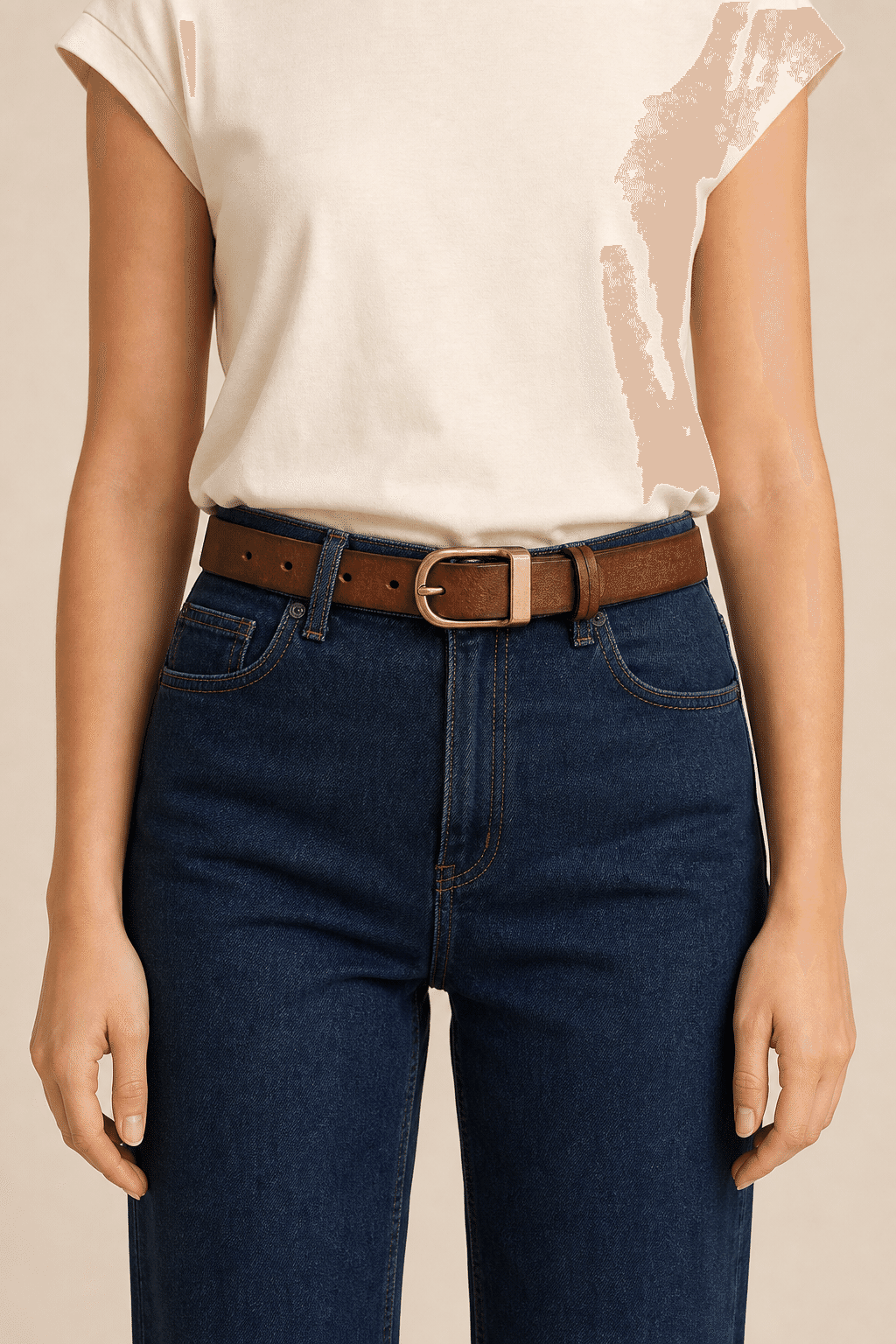 Woman wearing a brown slim belt