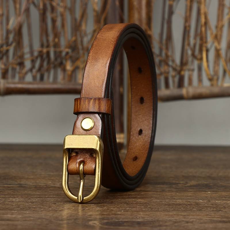 Brown women's belt, flat lay