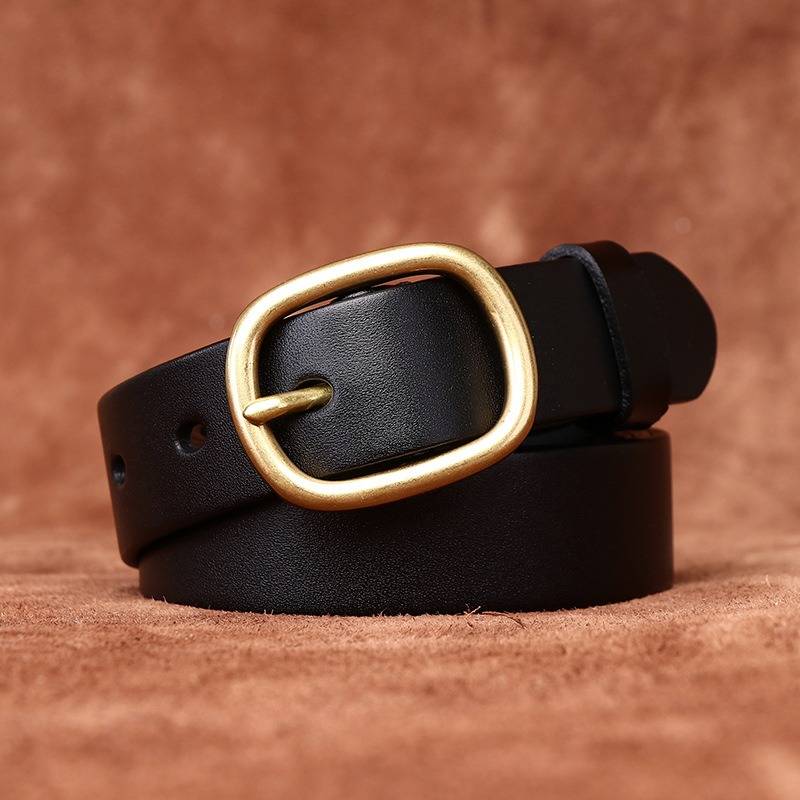 Black women's minimalist leather belt — buckle