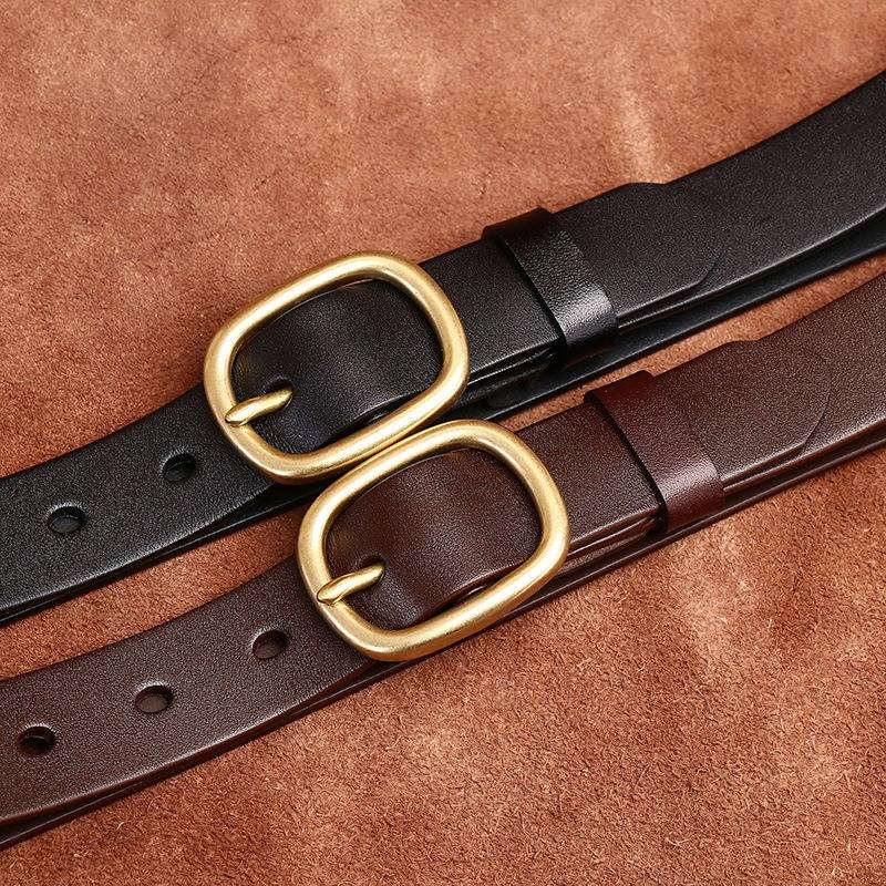 Dark brown women's minimalist leather belt — texture