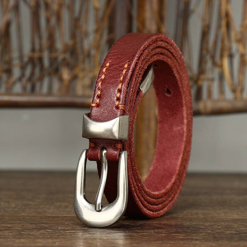 Red women's belt, alloy buckle