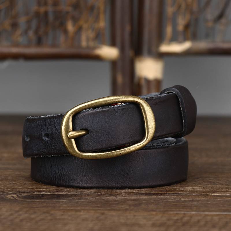 Black women's pleated matte leather belt buckle