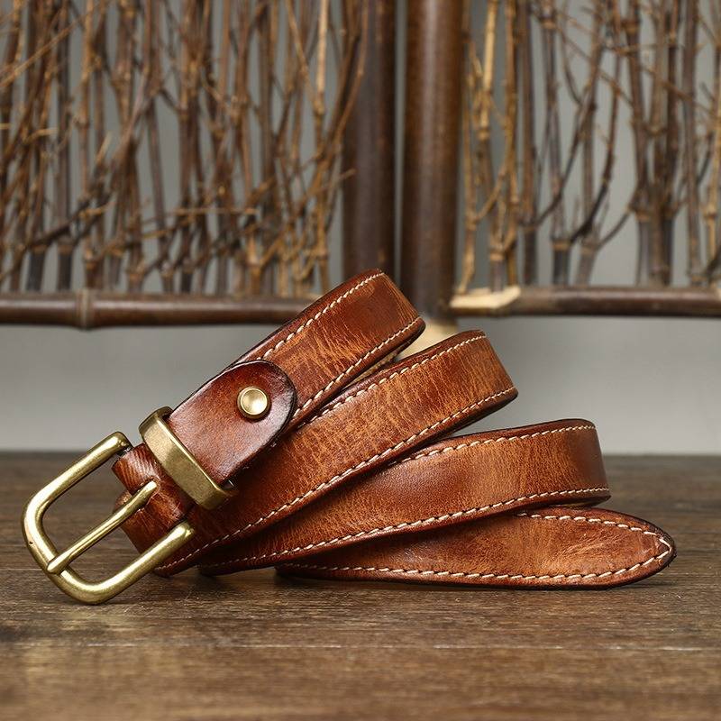 Brown women's belt, flat lay