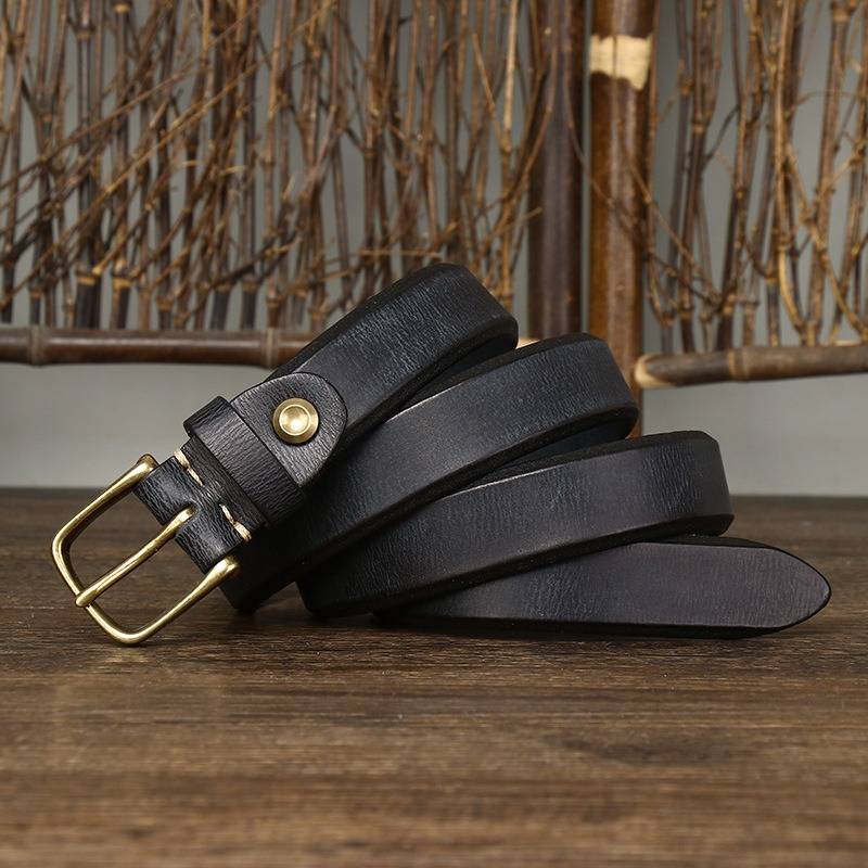 Black women's belt, brass buckle